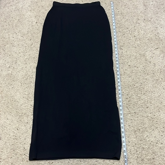 St. John Basics Long Maxi Black Skirt Size 6 - Picture 6 of 11